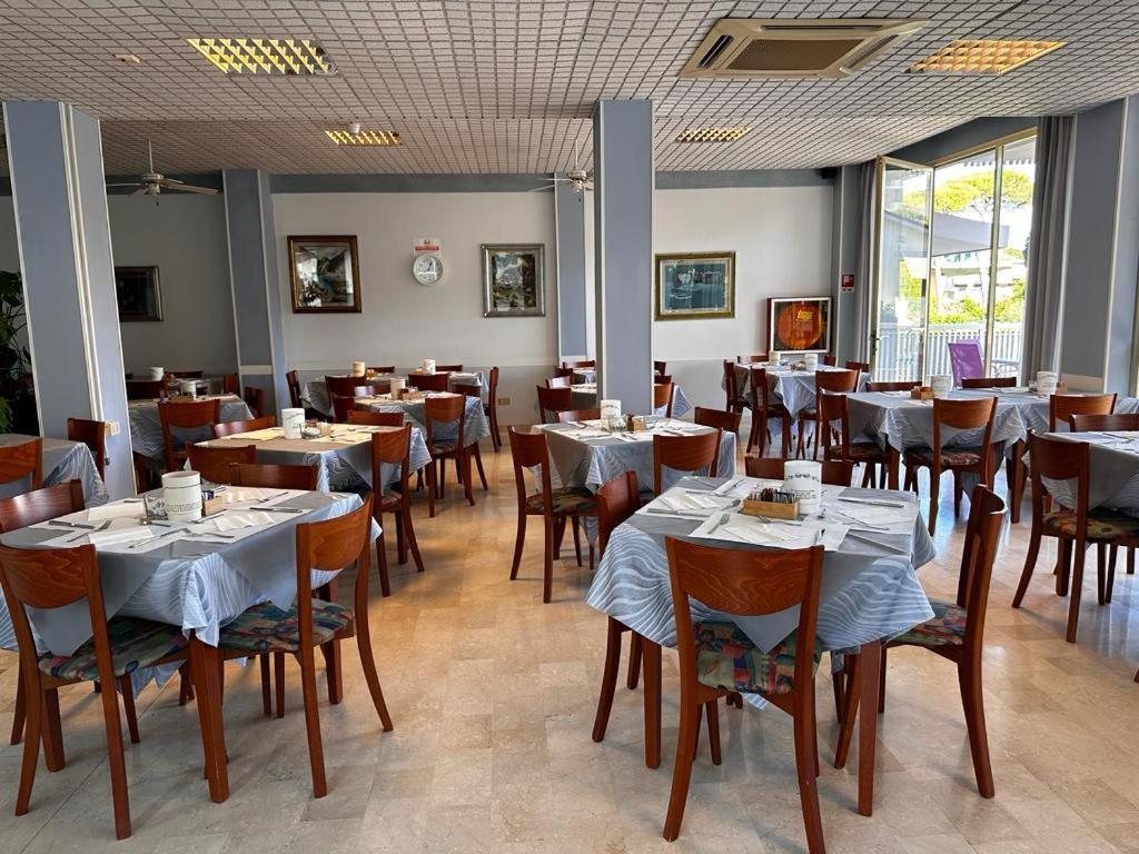 Hotel Singapore Milano Marittima Exteriér fotografie